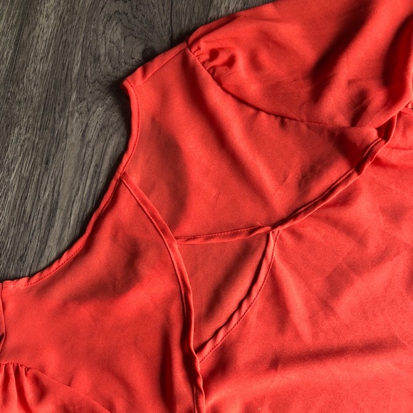 PEARL orange silky blouse - Picture 3 of 3